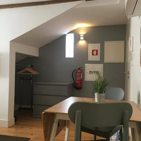 Light Green Apartments - Downtown Lisbon Apartment